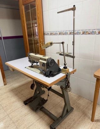 Máquina de coser Mitsubishi