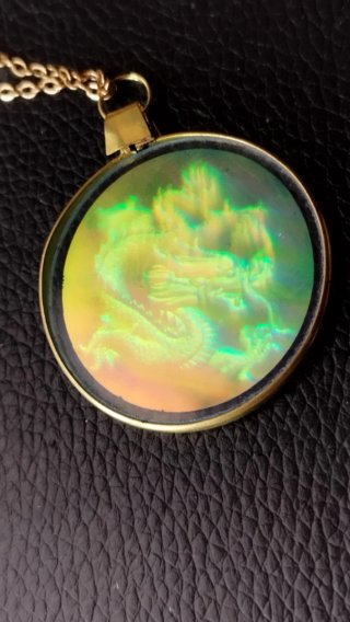 Colgante holograma vintage dragón dorado