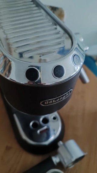 Cafetera Delonghi Dedica