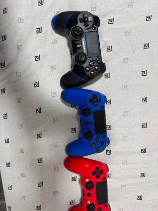 Consola PS4 + 6 Juegos + 3 Mandos