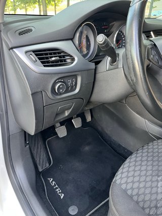 Opel Astra 2017 1.6 diesel. Etiqueta C