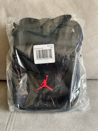 Bandolera Jordan Negra Nueva