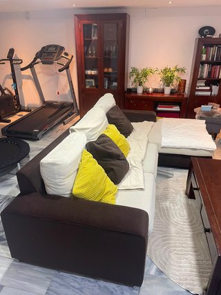 Estupendo chaise longue beige y marrón