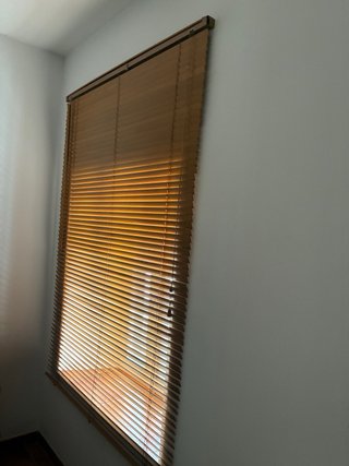 Persiana veneciana de madera