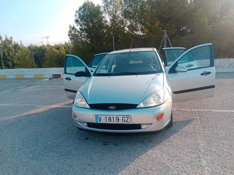 Ford Focus 1.6i 16v Ambiente 2000