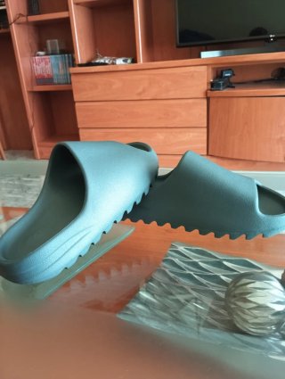 Chanclas Yeezy Slide