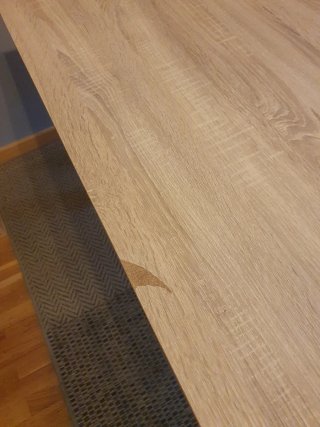 Mesa de comedor de madera