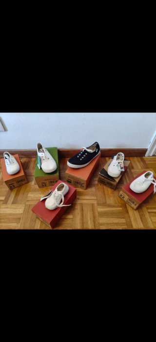 Zapatillas Victoria cordones. Varias tallas
