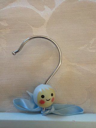 7 Perchas infantiles con pinza cromadas