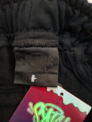 Syna World Shorts Negros y Amarillos