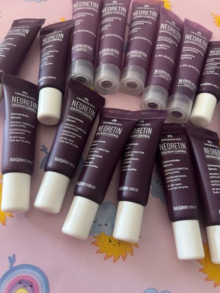 Pack Neoretin Discrom Control Serum