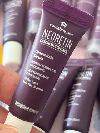 Pack Neoretin Discrom Control Serum