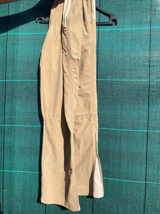Pantalón Adidas Beige