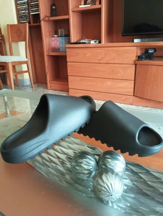 Chanclas Yeezy Slides