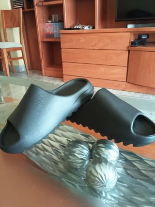 Chanclas Yeezy Slides