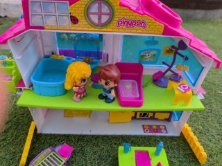 Casa PinyPon con accesorios y personajes