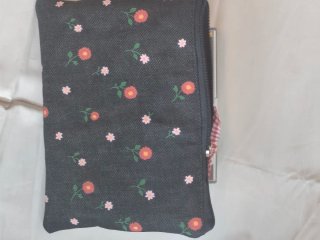 Neceser tela vaquera flores y volantes