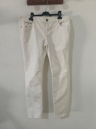 Vaqueros blancos Stradivarius
