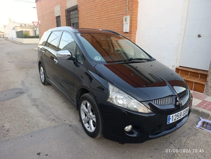 Mitsubishi Grandis 2008 - foto 1