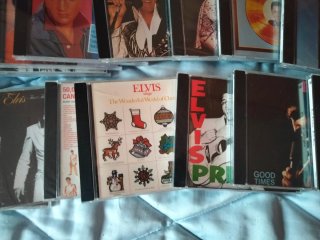 Colección 42 CD's de Elvis Presley.