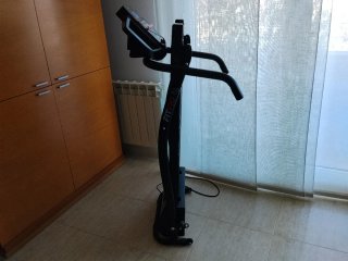 MAQUINA DE CORRER EN CASA PLEGABLE