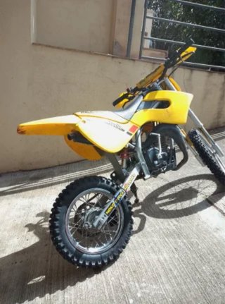 Moto Malaguti Enduro/Motocross Amarilla