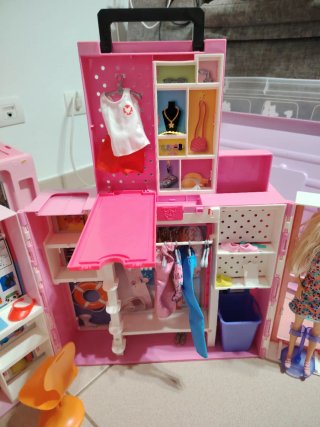 Maletín Armario  con Barbie Fashionista
