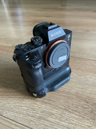 Cámara Sony a7sii con grip Meike
