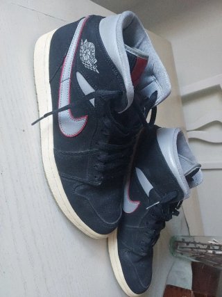 JORDAN 1 MID