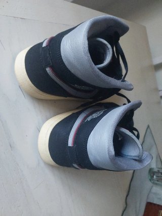 JORDAN 1 MID