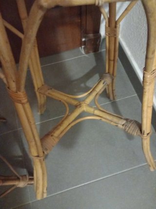 Mesa y silla de mimbre infantil