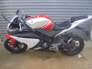 Carenado trasero izquierdo yamaha 13570 yzf-r 125