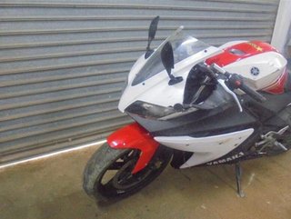 Carenado trasero izquierdo yamaha 13570 yzf-r 125