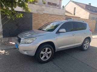 Precio Algo Negociable-Toyota RAV4 2.0 152CV 2006