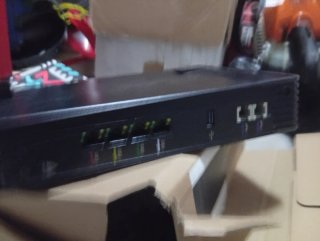 Router Negro con Adaptador de Corriente