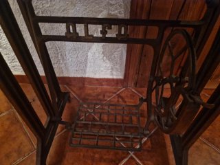 Máquina de coser Alfa antigua