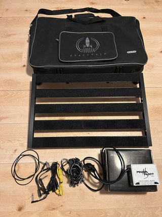 Pedalera Harley Benton Spaceship XL + Fuente