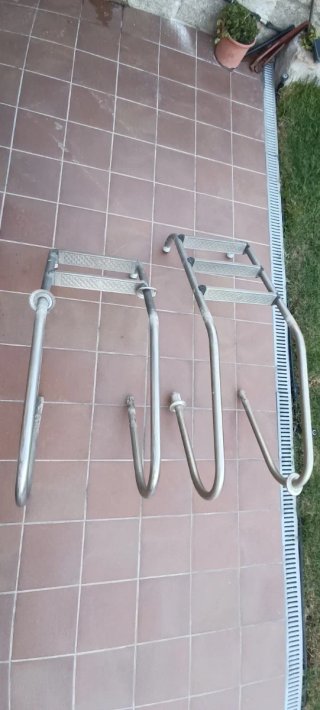 Escaleras de piscina metálicas