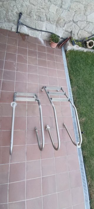 Escaleras de piscina metálicas