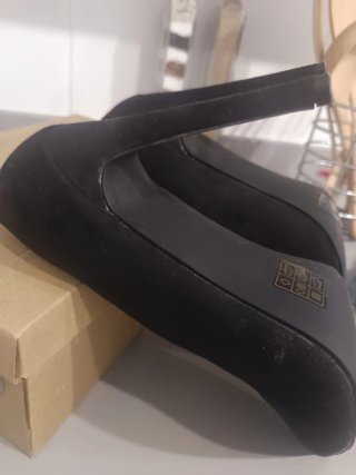 Zapatos de tacón negros