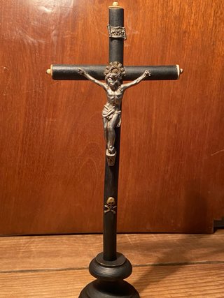 Cruz de mesa Victoriana