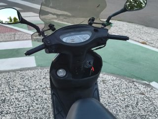 Kymco Movie XL 125cc Scooter Negra
