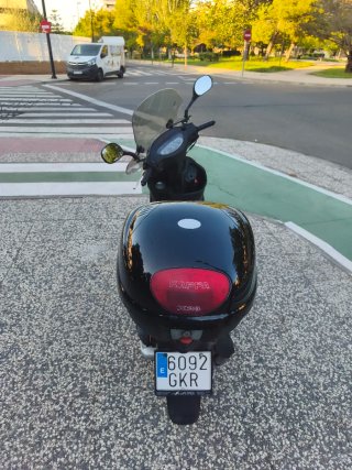 Kymco Movie XL 125cc Scooter Negra