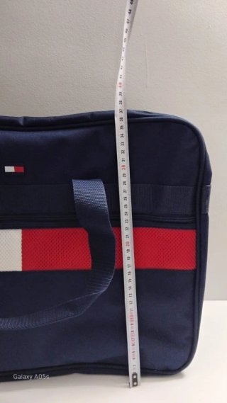 Maleta/Bolso Tommy Hilfiger Azul con Tiras Rojas