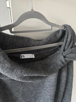 Jersey Zara gris oscuro cuello drapeado