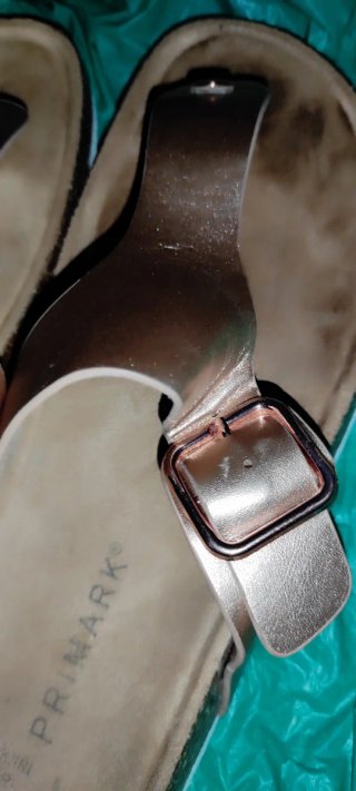 Sandalias doradas Primark talla 39
