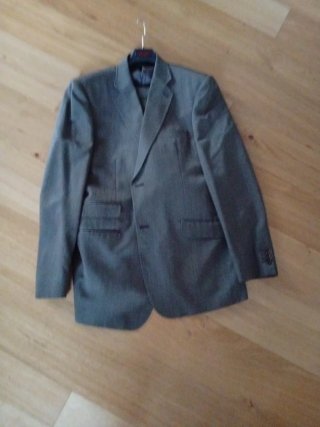 Traje de caballero gris