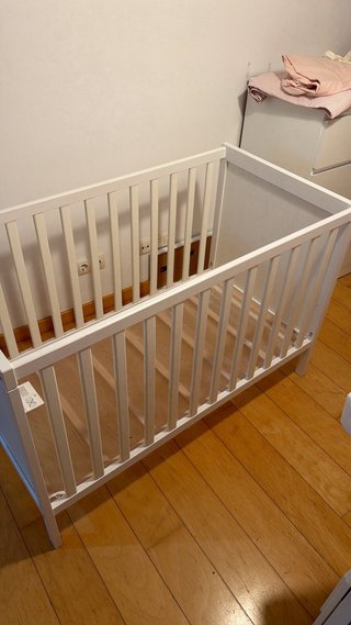 Cuna de madera blanca IKEA + colchon