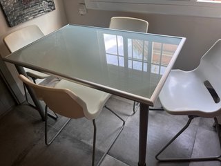 Mesa Cocina IKEA + 4 Sillas de Regalo