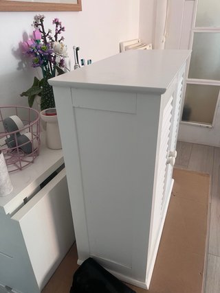 Armario de baño blanco